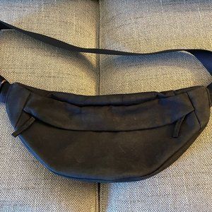 Everlane Renew Transit Fanny Pack